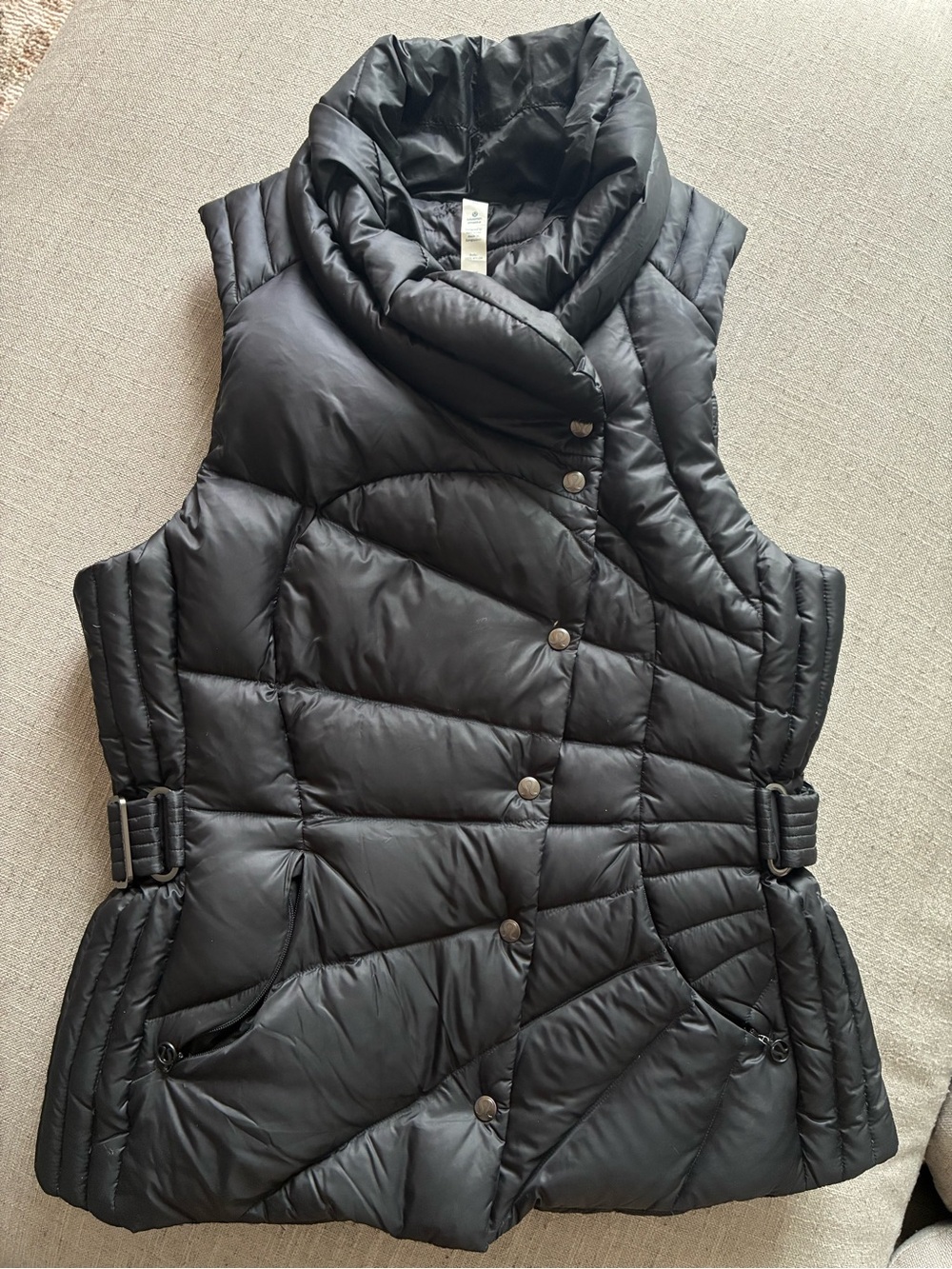 RARE Lululemon Size 10 Reversible Goose Down Filled “Get Down” Vest - Black
